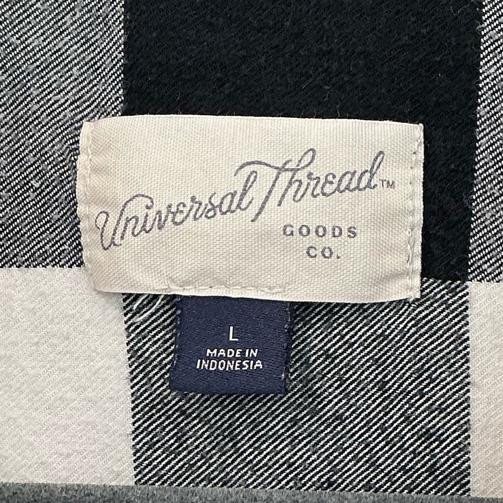 Universal Thread Plaid Long Sleeve Button-Down Shirt in Black/White - Picture 6 of 6